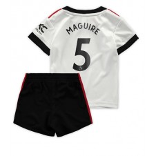 Manchester United Harry Maguire #5 Bortedraktsett Barn 2022-23 Kortermet (+ korte bukser)